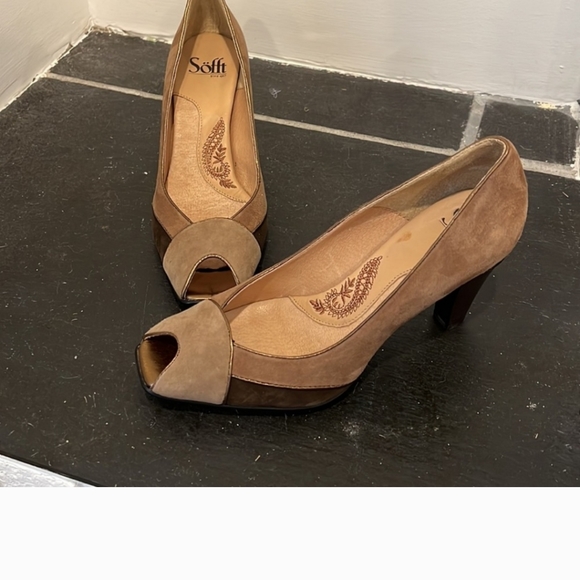 Brand new Sofft leather pumps 4” heels - Picture 3 of 7